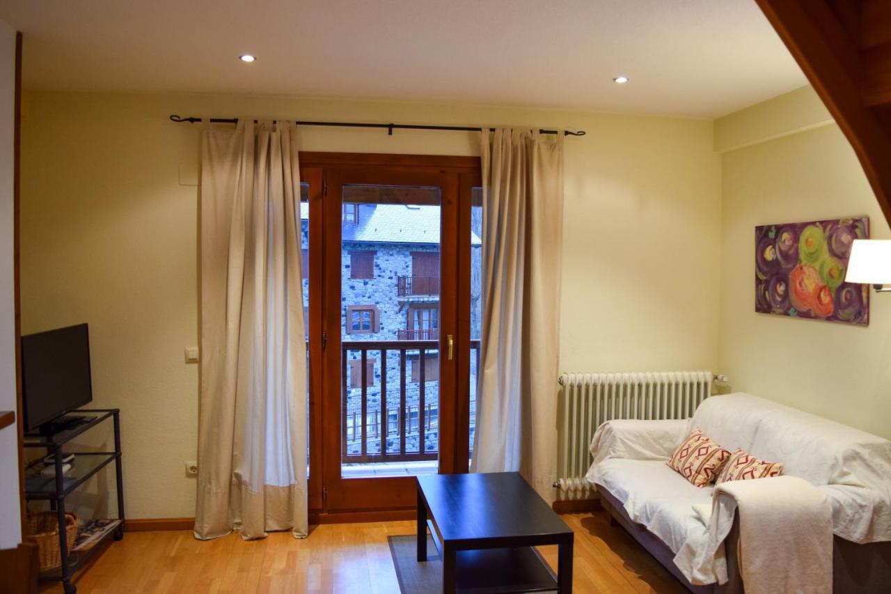 Duplex Con Vistas En Benasqueアパートメント エクステリア 写真